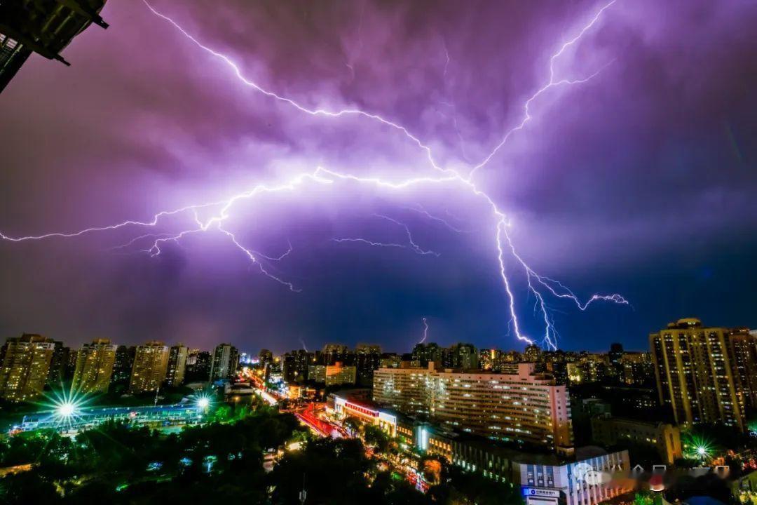 科学在三维时空走到尽头了吗？爱因斯坦告诉我们，光速是宇宙最快的速度，宇宙一切速