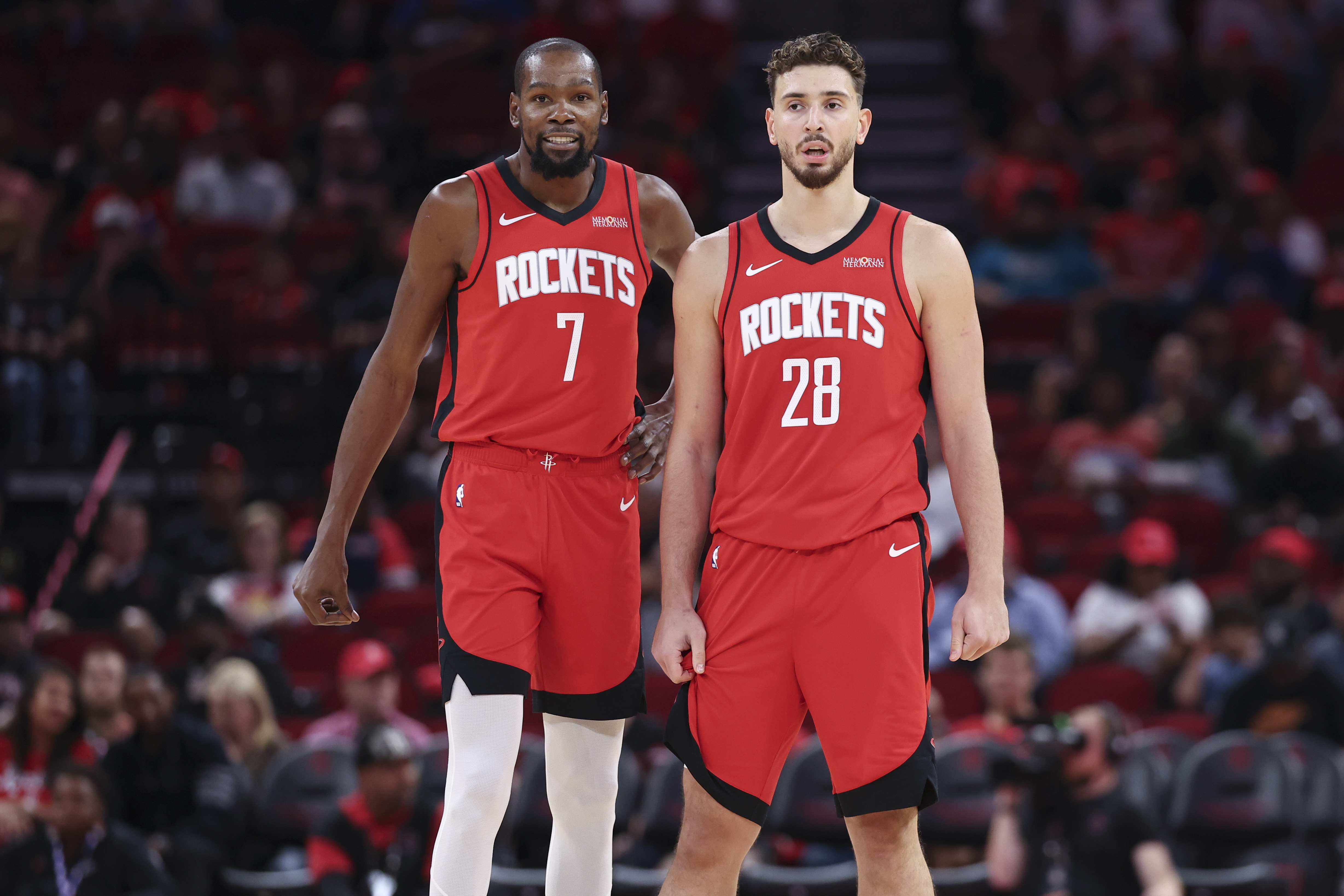 现在火箭队已经打满了18场常规赛，虽然现在只是常规赛的初期，然而火箭队的表现并不