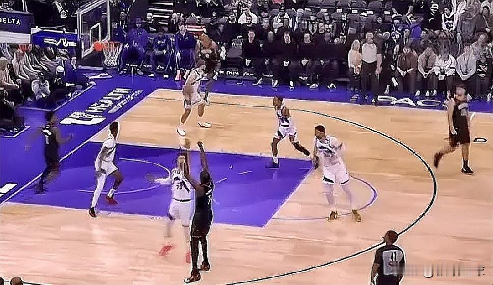 杜兰特复出首战三分一剑封喉！37岁死神归来仍是火箭争冠王牌