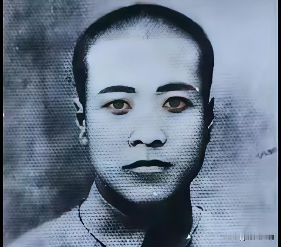 姚铁民，一八九八年生于辽宁海城，出身贫苦长工家庭，青年时期投身东北军，在军中服役