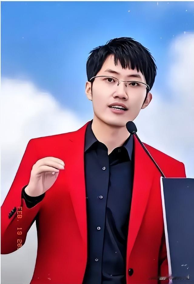 梁文锋剑指AI科技顶峰，中国AI必须走出底层原创之路　　最近随着太空探索技