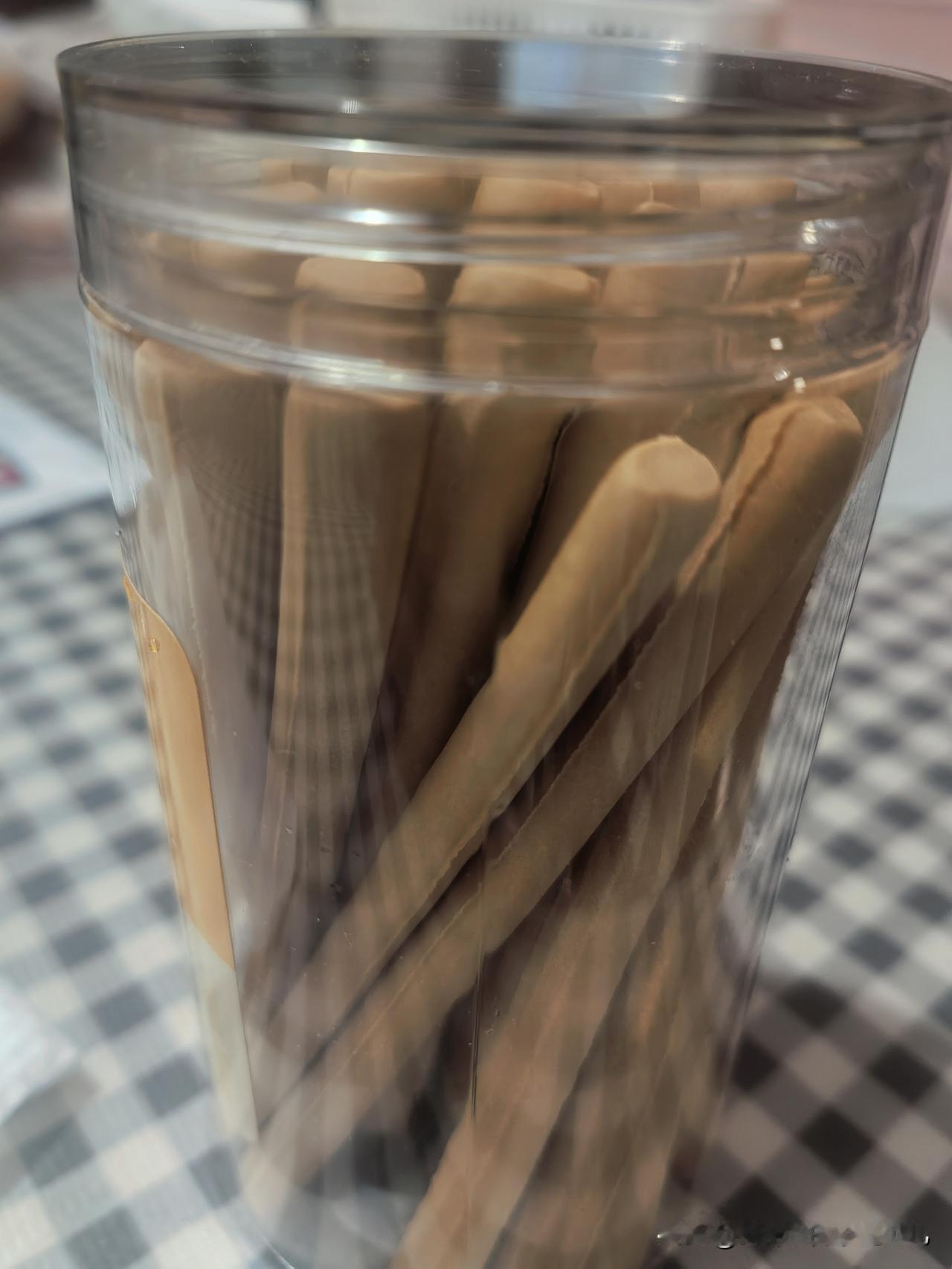 这个味多美是真不能吃了！昨天邻居送来一个味多美的面包，还送了一罐味多美的阿拉棒，