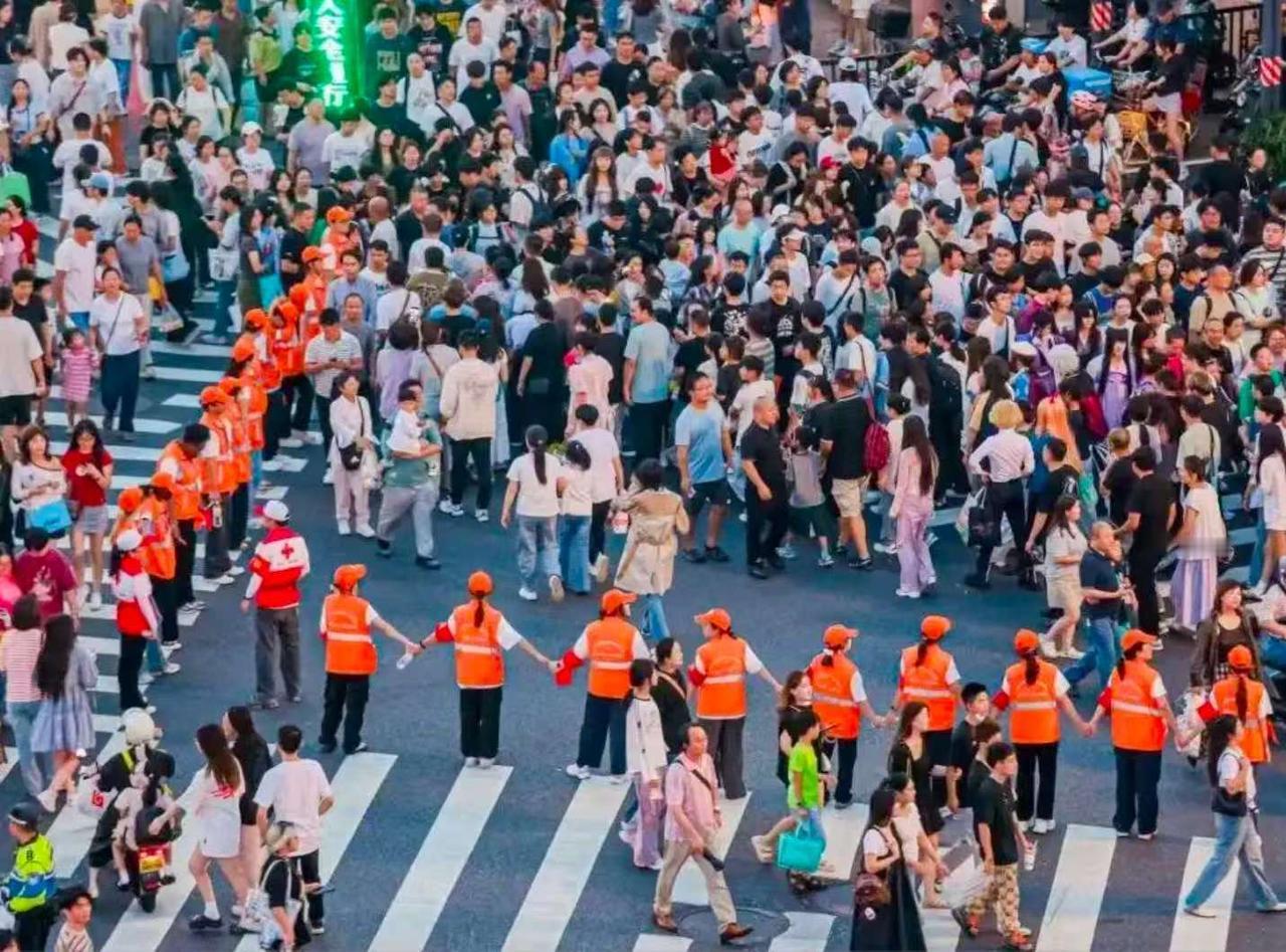 中国社会出现一个明显变化，很多人都没想到，但飞猪已经有了反应。这个明显的变化