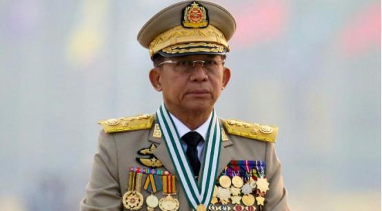 谁也没想到，九三阅兵结束三天了，外国领导人早就走光了，敏昂莱却还没走。他走之前，