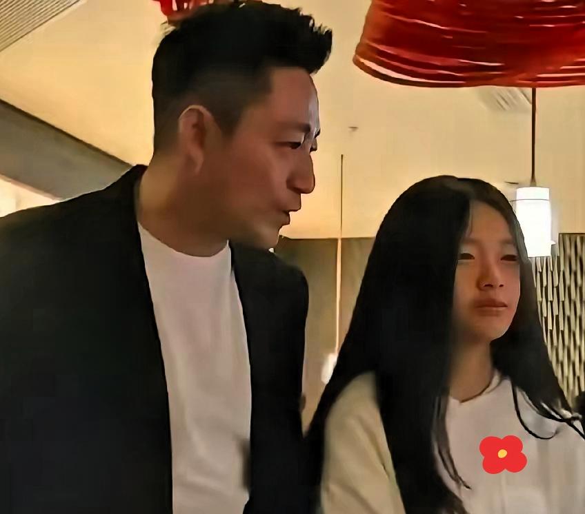 父女行为轨迹中的相似处,让人细思,有点意思。小玥儿日常做法,和小汪总很像,大家