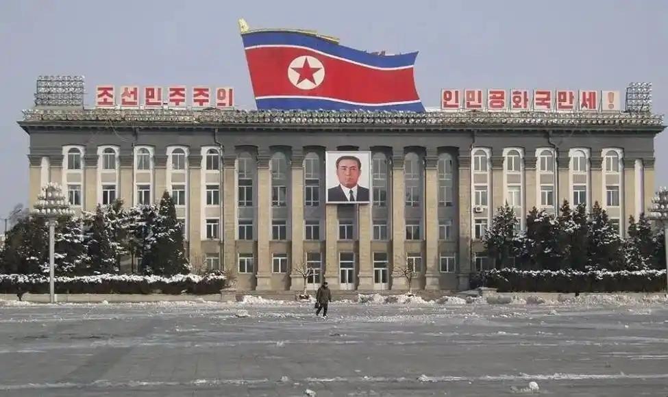 朝鲜最近之所以主动和我们改善关系，其实是因为朝鲜也已经看出，俄乌战争马上就要结束