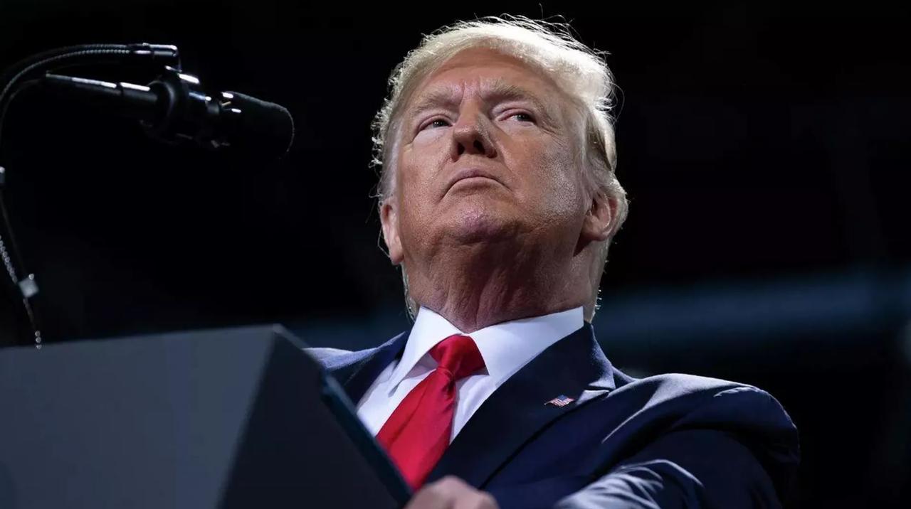 特朗普第三次当选美国总统的一个方法根据美国宪法第22修正案，任何人不得当选总