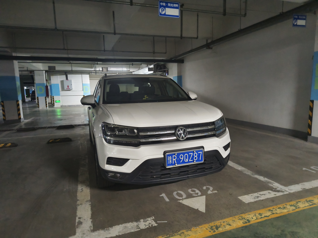 我的大众途岳：车尾稳重大气不张扬！说起来我这辆2019款的大众途岳，最让我有感