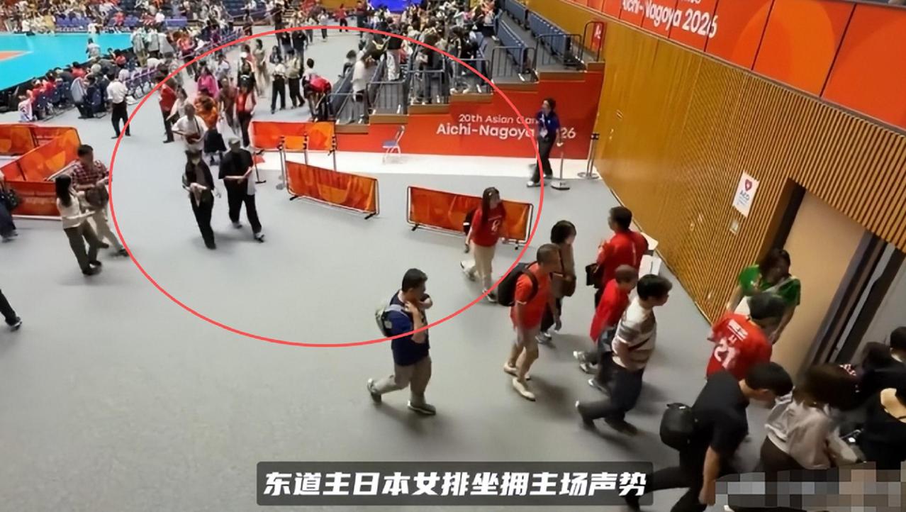 这不是输不起是什么？大量日本观众提前退场惹争议！不愿看中国女排夺冠颁奖中国女