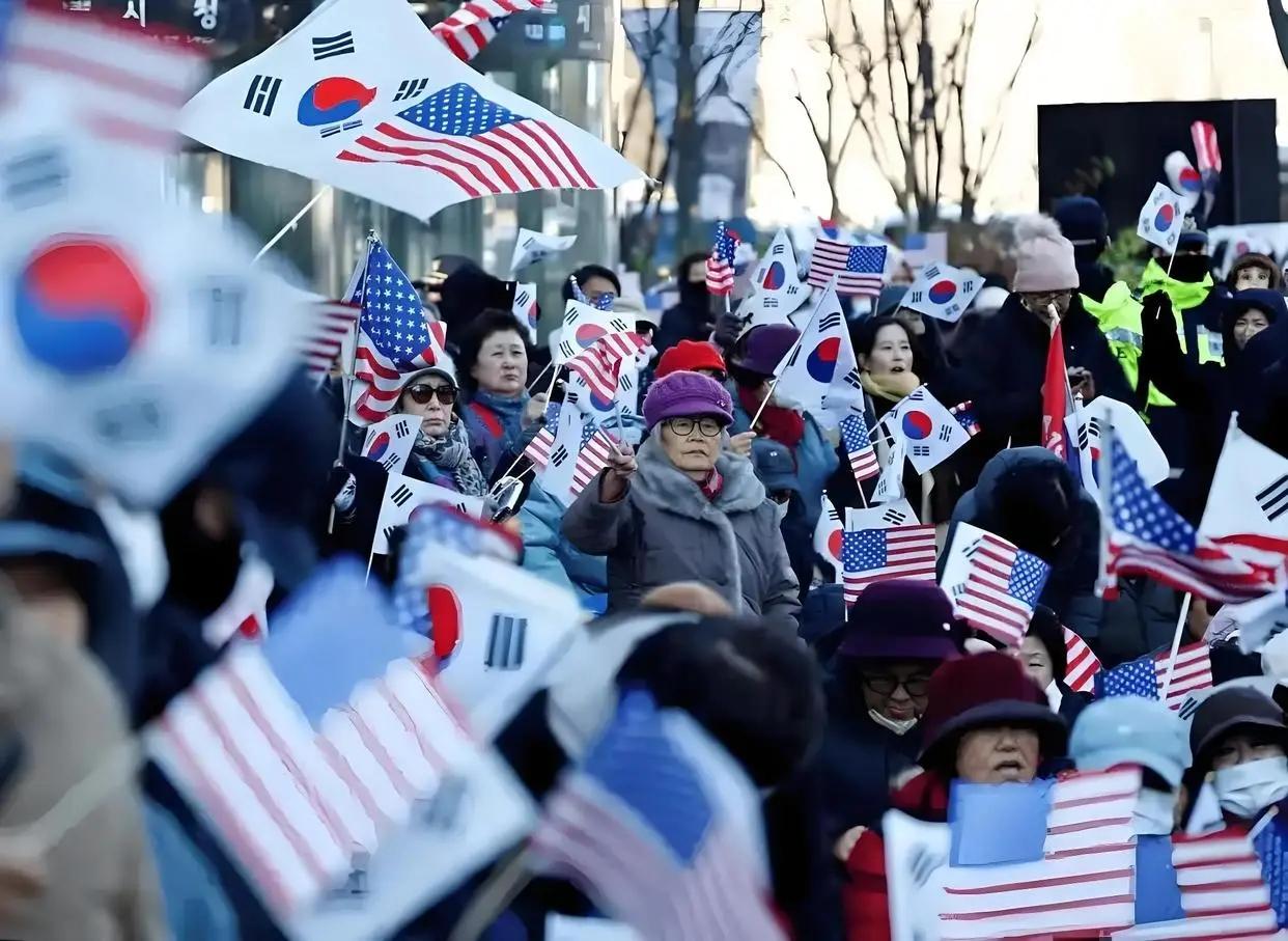 笑死！韩国网民问：首尔举行反华游行，为什么中国人没有感到紧张这位网友怕是不知