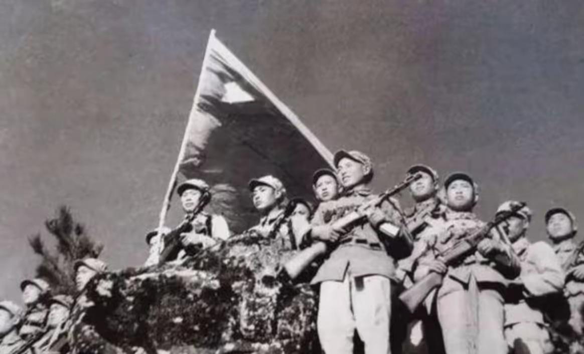 上甘岭战役八连原有138人，增兵335人，一共473人上阵地，最终从阵地上下来的