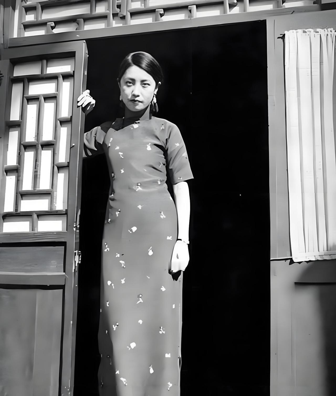 1918年，滇军将领庾恩旸的妻子钱秀芬，应邀前往唐继尧家中打麻将，岂料，刚刚入座