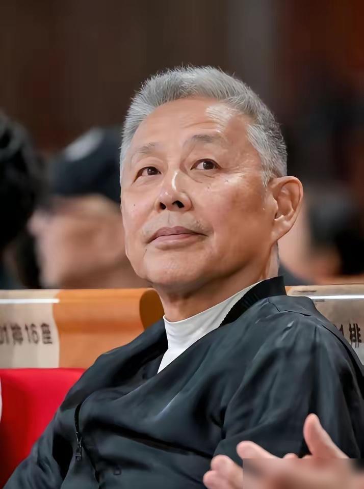 冯小刚说他只在戏里低头，张艺谋嫌他管闲事，陈道明到底有多“难搞”？你信吗，他