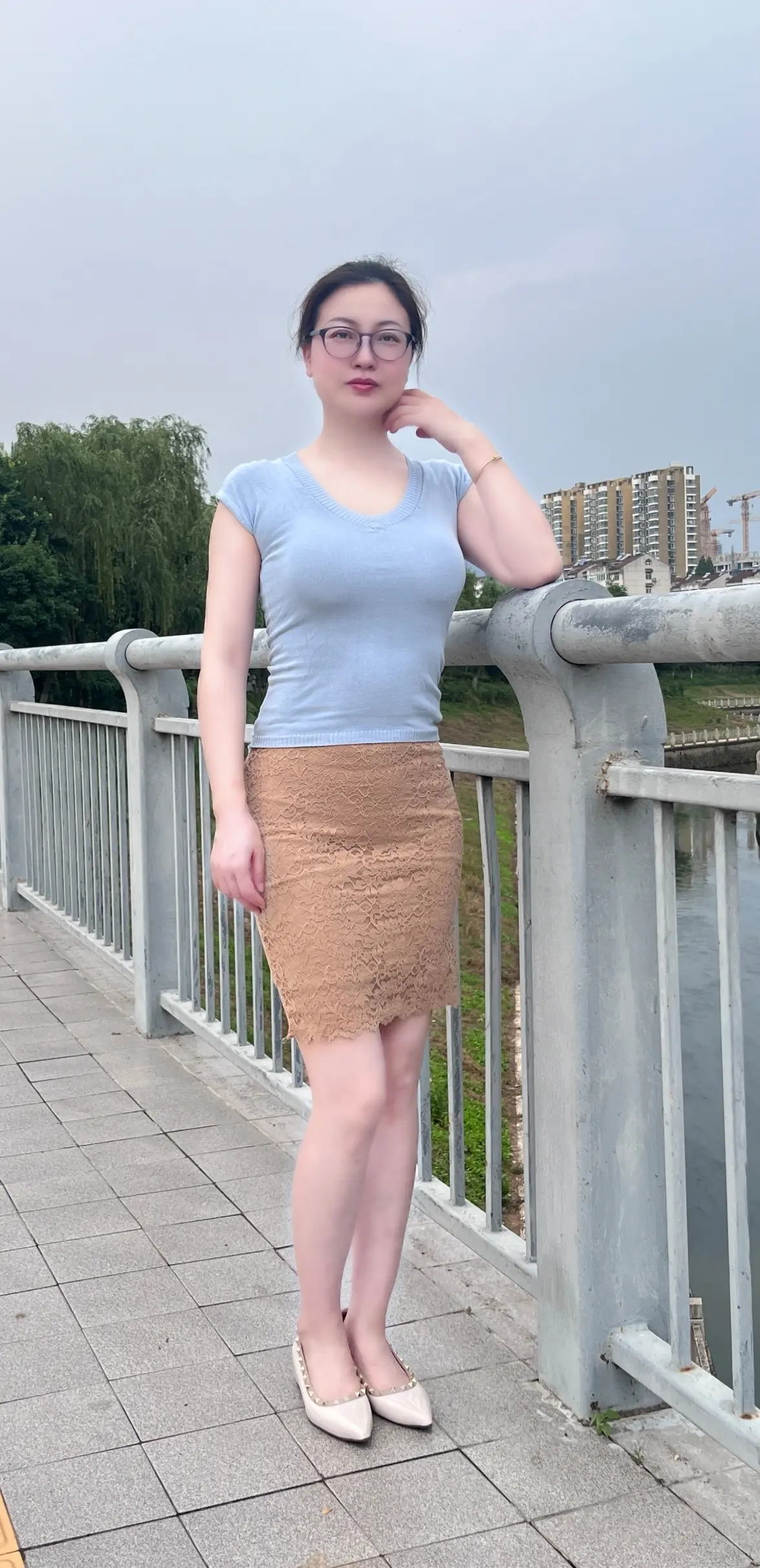 一个女人真爱一个男人是舍不得花他的钱的，一个男人真爱一个女人别说钱连命都会给!