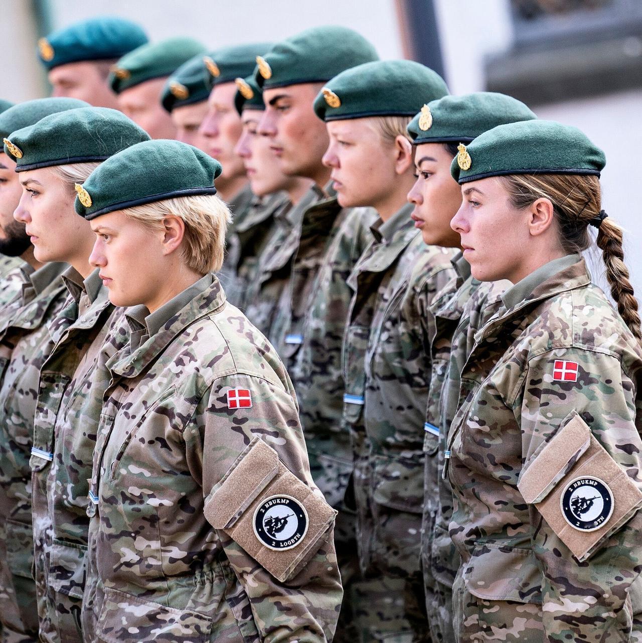 丹麦称格陵兰军演针对俄罗斯而不是美国。1月16日，CNN记者在丹麦军舰“克努德