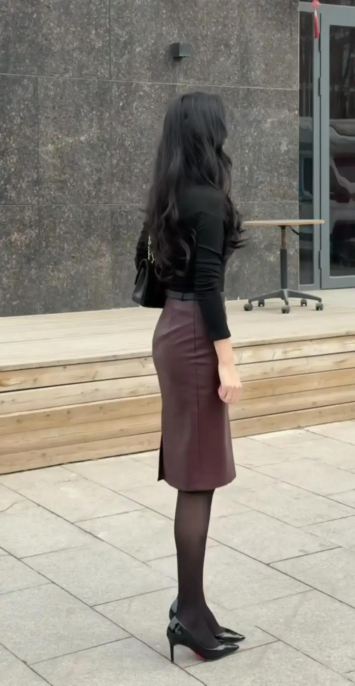 开工满一个月，制造部依旧严重缺人。今天来十个，明天走八个，剩下两个也多半撑不久。