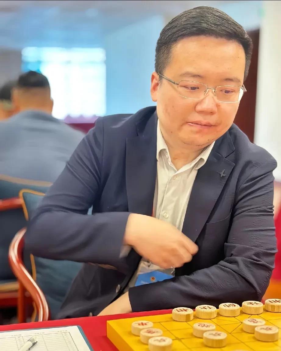 #中国一流象棋棋手中，谁学棋最刻苦#郑惟桐，蒋川一天摆棋就8小时以上，这个一般人