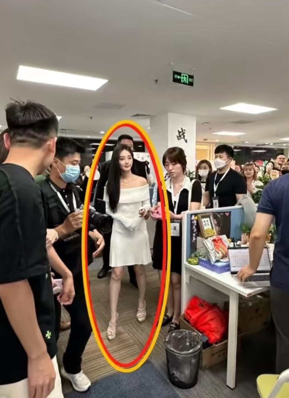 天啊，李一桐也太白太漂亮了吧！！