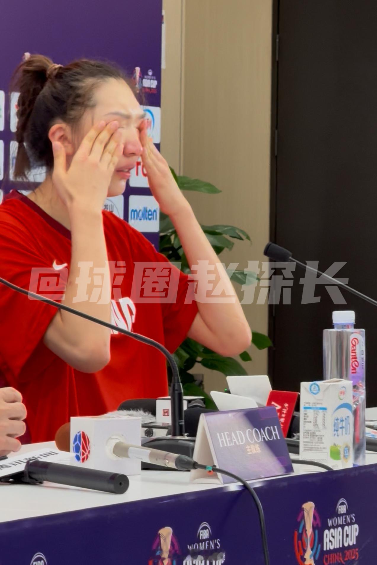 韩旭哭了赛后有记者提问韩旭“巴黎奥运会后，看到世界篮球的变化，有没有继续留洋的