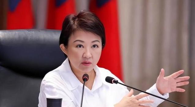 万万没想到，台中市长卢秀燕竟然曾当着立法院长韩国瑜、台北市长蒋万安，以及新北、桃