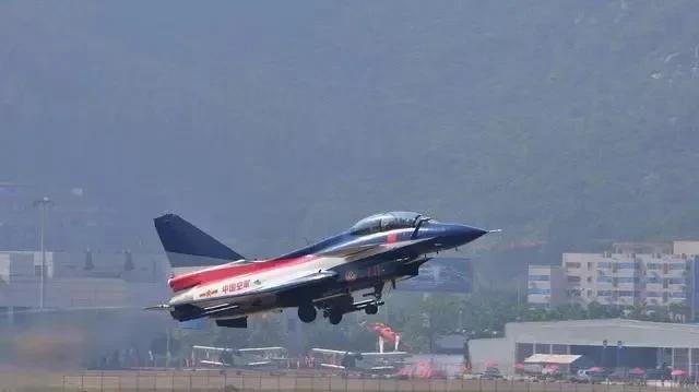 让俄罗斯打下去，一定不能让他们停战。没有钱，就让金国给它支援钱，没有武器，就让金