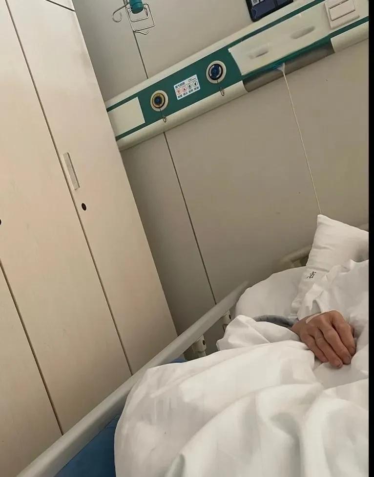 现在有的子女连恩都不会报了今天在医院看到一幕，把人牙根气的痒痒的。隔壁床一个