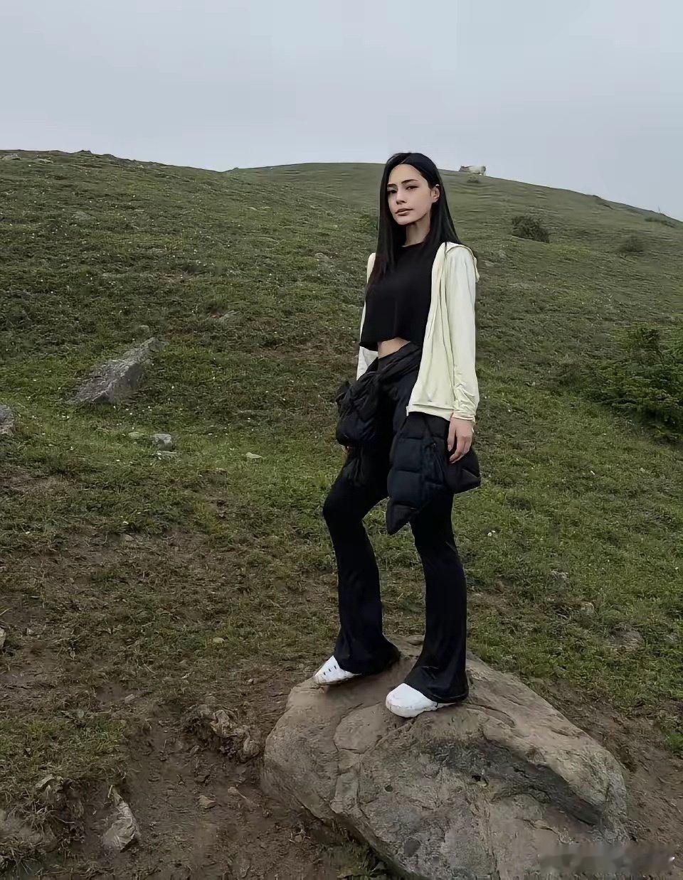 瘦身成功后的阿娇，确实比阿Sa要漂亮一些。​