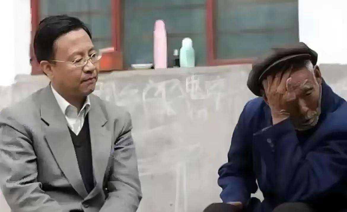 2006年，河南漯河，杨虎城之孙杨瀚专程拜访当年杀害杨虎城的凶手之一，白公馆的看