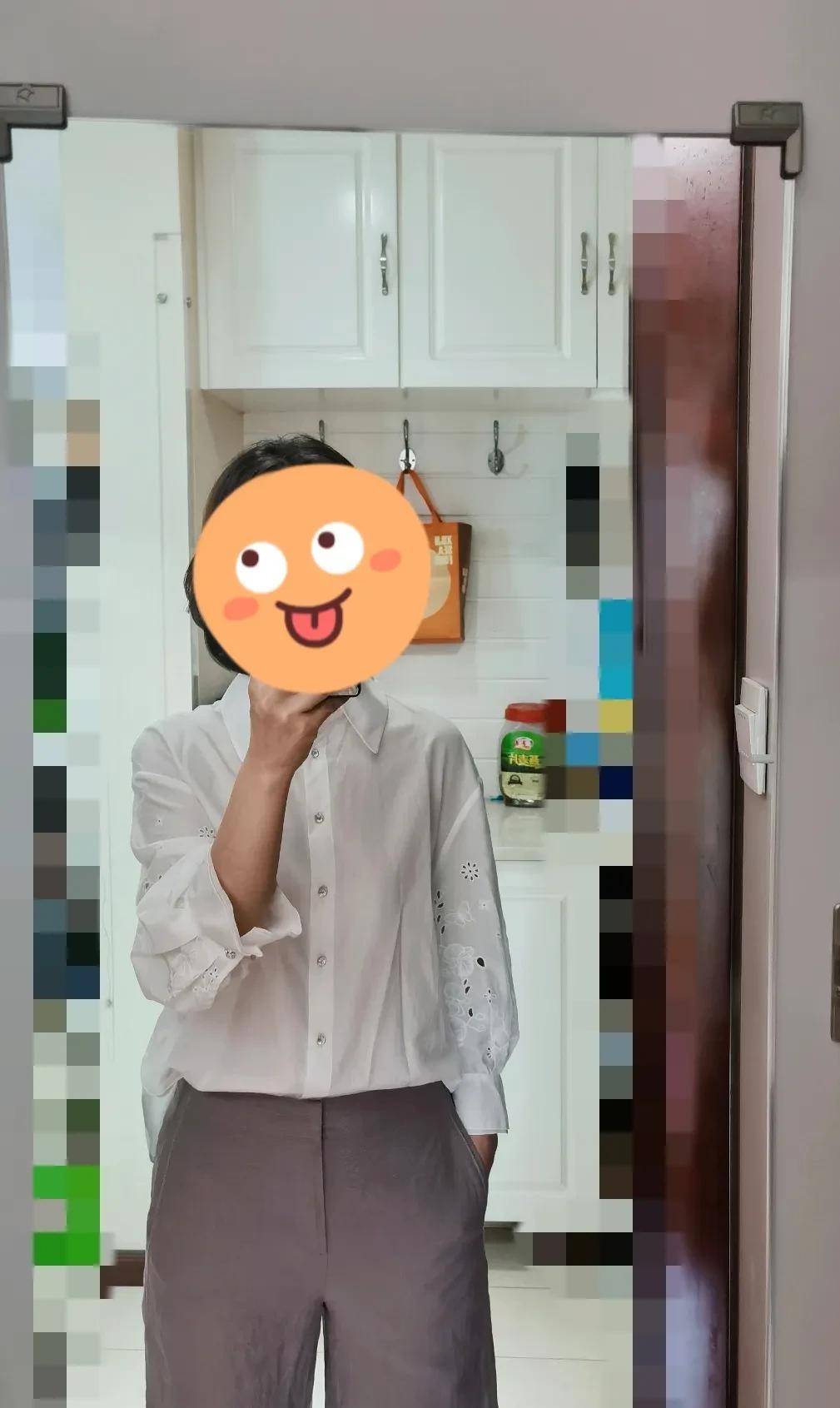 一件需要配裤子的上衣，和一件需要配上衣的裤子，搭在一起，似乎可以！宝子们给个意见