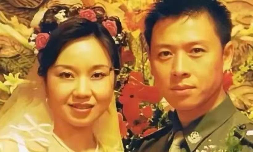离婚21年仍能笑着同框：闫妮与前夫的“体面哲学”，藏着多少人生智慧？​​​