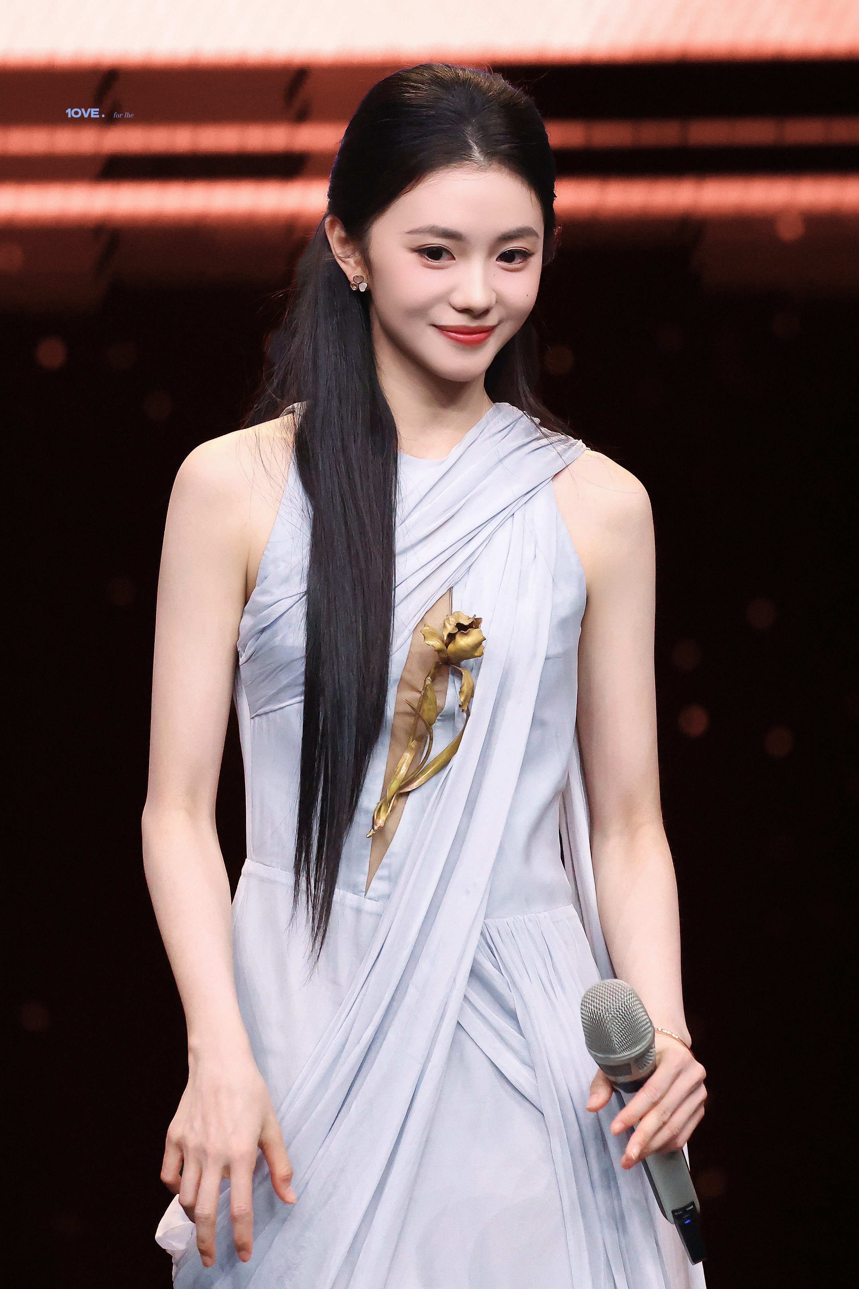 怎么会有你存这么像小精灵的人原生瞳也分分钟上演眼白消失术…（美瞳出一款存子为灵