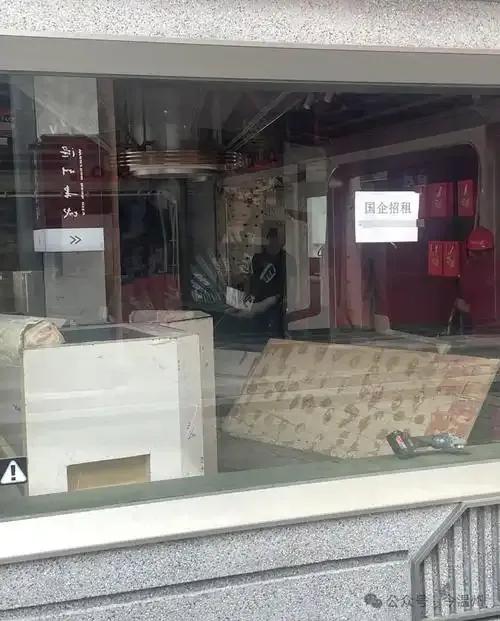 4200家旅行社倒闭！游客爆满却不赚钱，旅游业彻底变天今年旅游行业出现了极其
