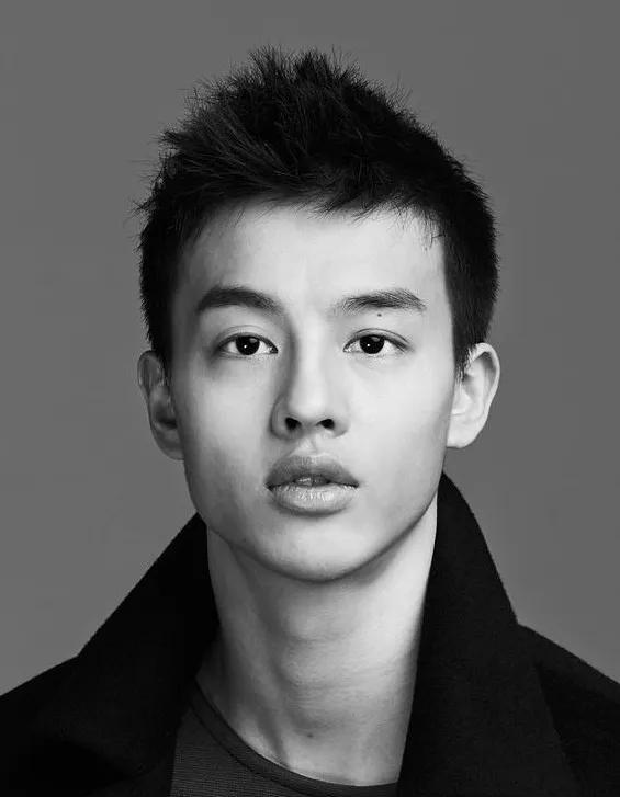 谁懂尹昉身上的少年感啊！1986年出生，看起来像90后甚至95后！也不是因为