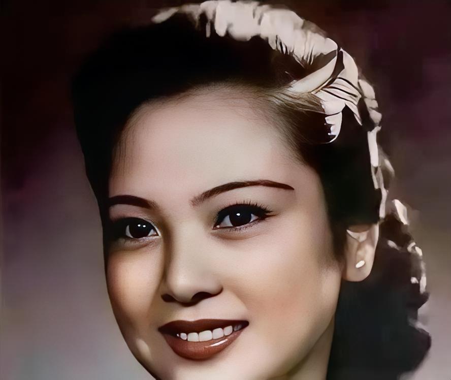 1941年的一个深夜，戴笠与秘书周志英逾越了上下级的界限。事后，周志英依偎在戴