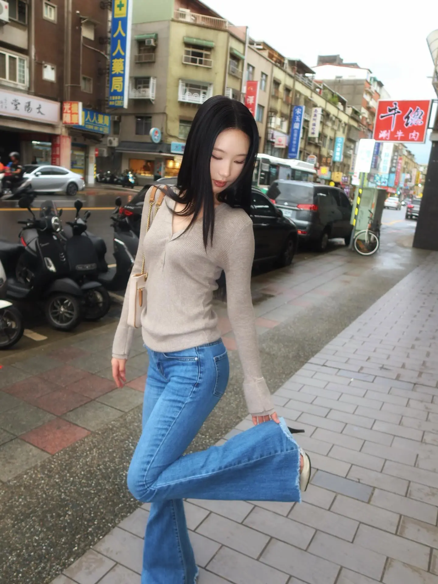 小s大女儿elly街拍。