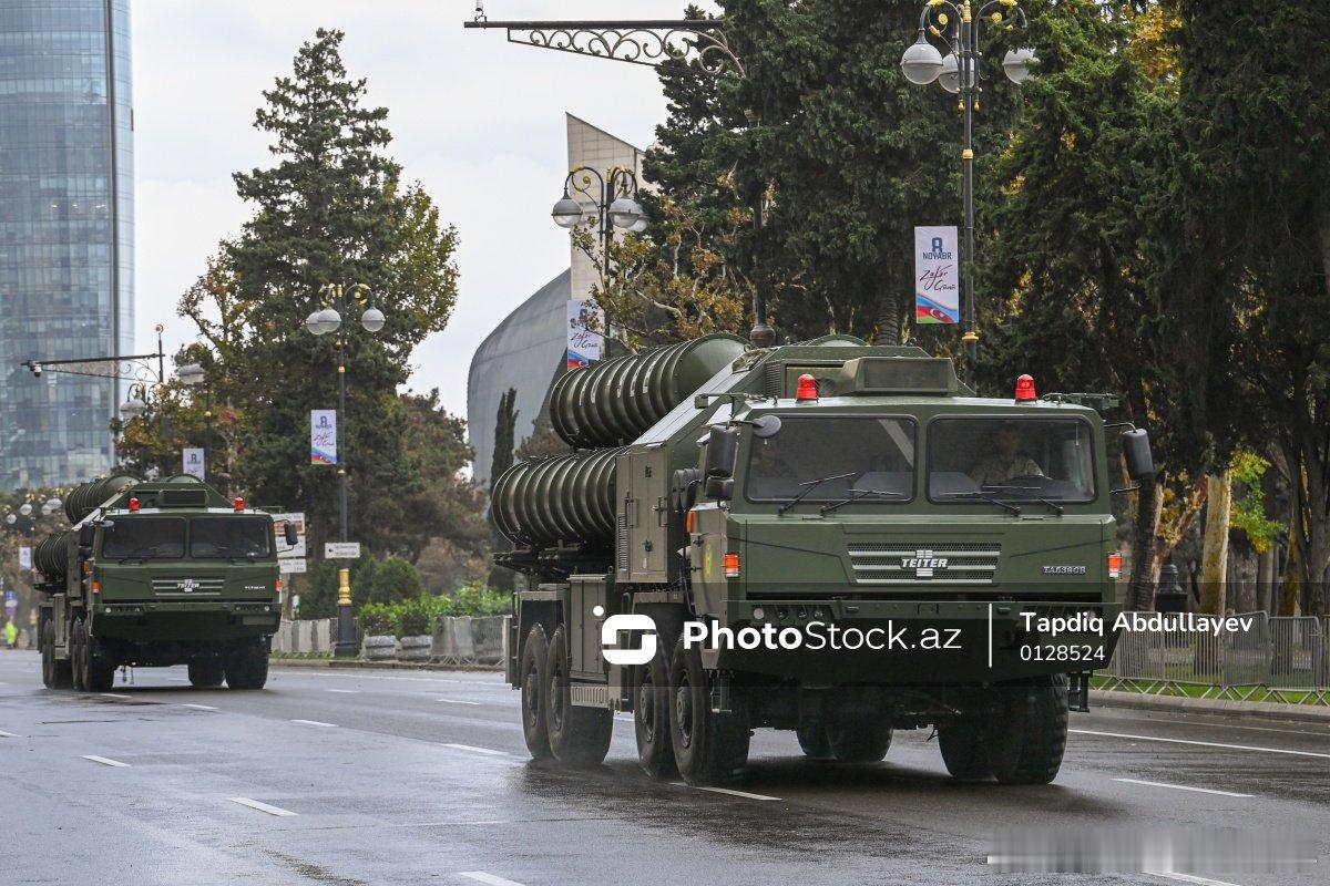 压箱底的家伙事都拿出来了。