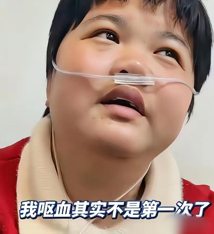 地铁吐血女孩胡心瑶：22岁的她，在苦难里攥着光前行，地铁吐血女孩，胡心瑶最新