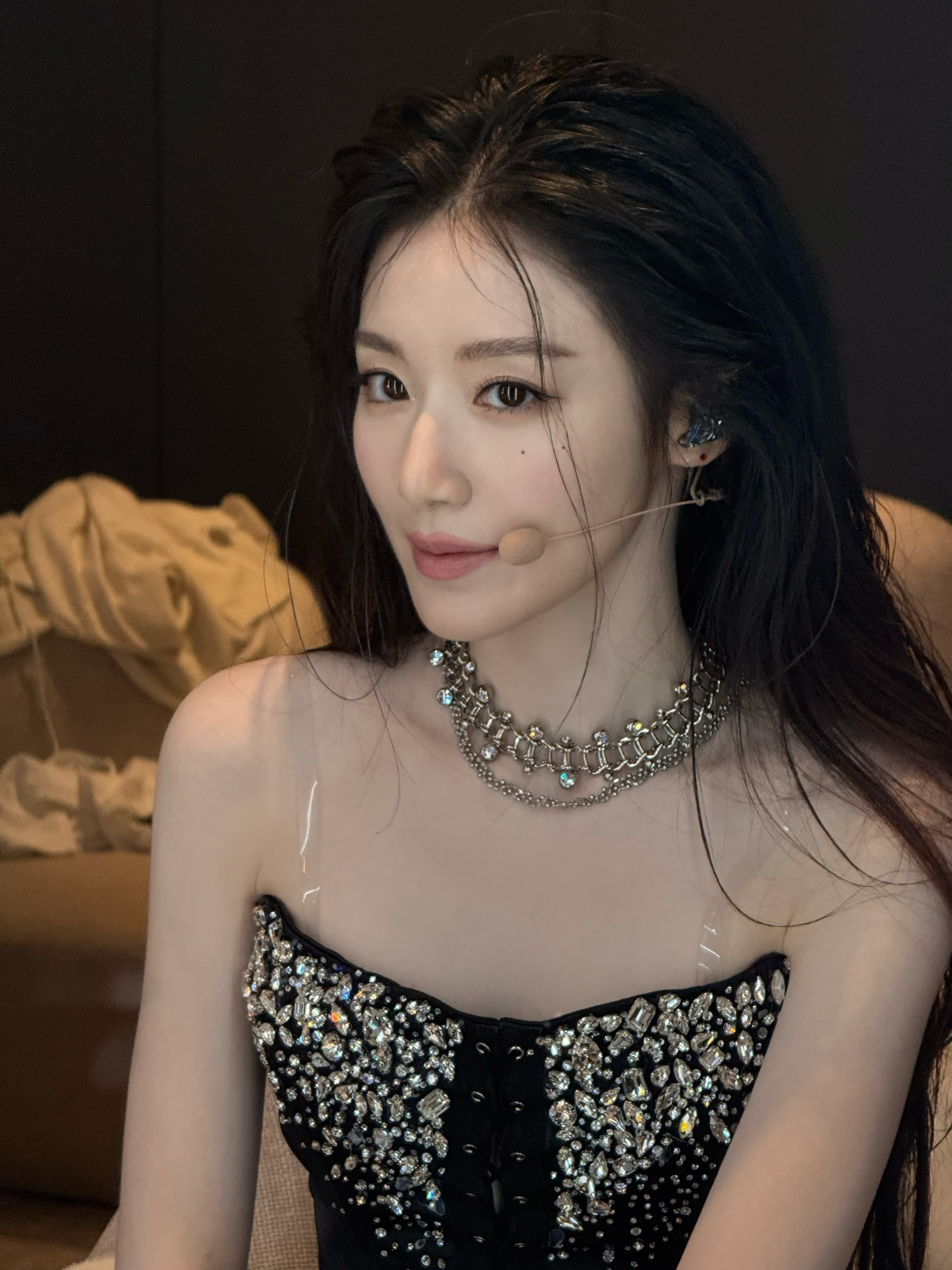 好利落干净的脸部线条叶舒华是神吗…..