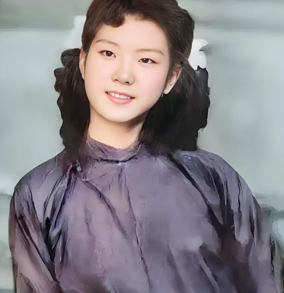 1949年，很多地下党员死在了黎明之前，刘惜芬就是一位，审讯室敌人兽性大发，对她