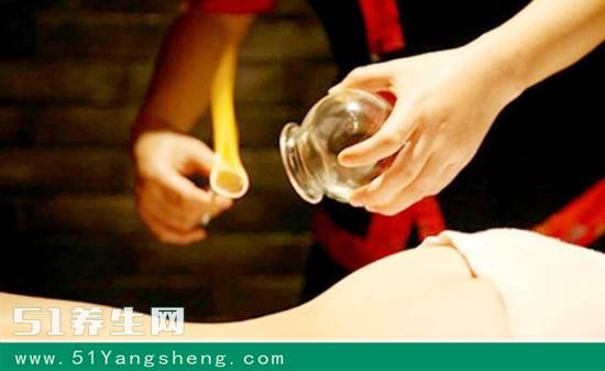 背部拔罐有什么好处与坏处 你可要注意了