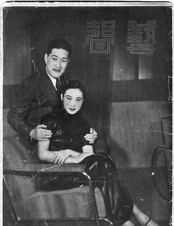 1946年，一代美人胡蝶被按在床上，戴笠撕扯着她的旗袍：“想你丈夫孩子平安，就乖