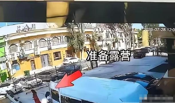报应来了，重庆的王先生，带着他的同伴到达西藏，所有酒店和民宿都拒绝接待他们，这下