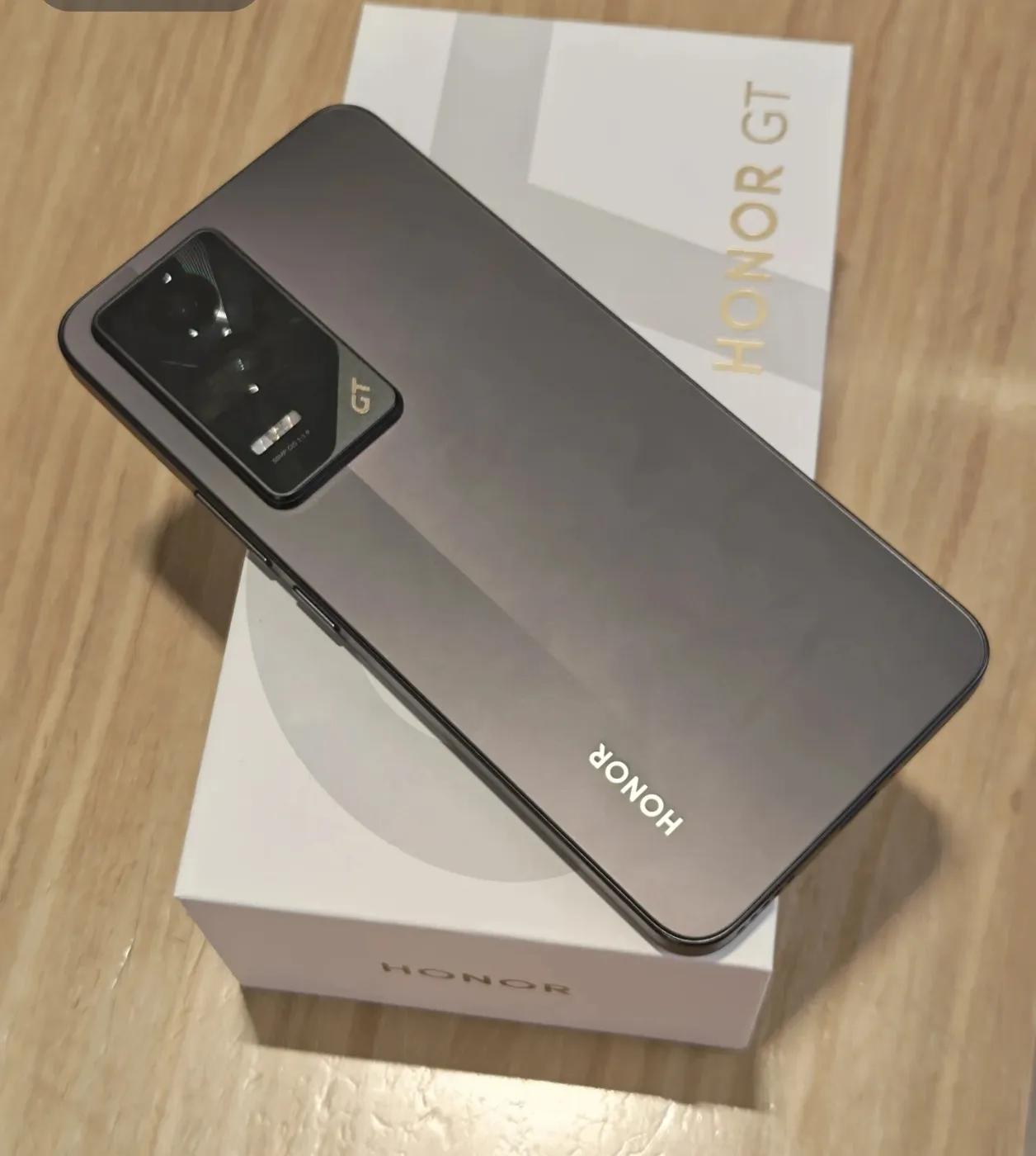 1699元的骁龙8Gen3，荣耀GT到底能不能冲？说真的，1699元就能