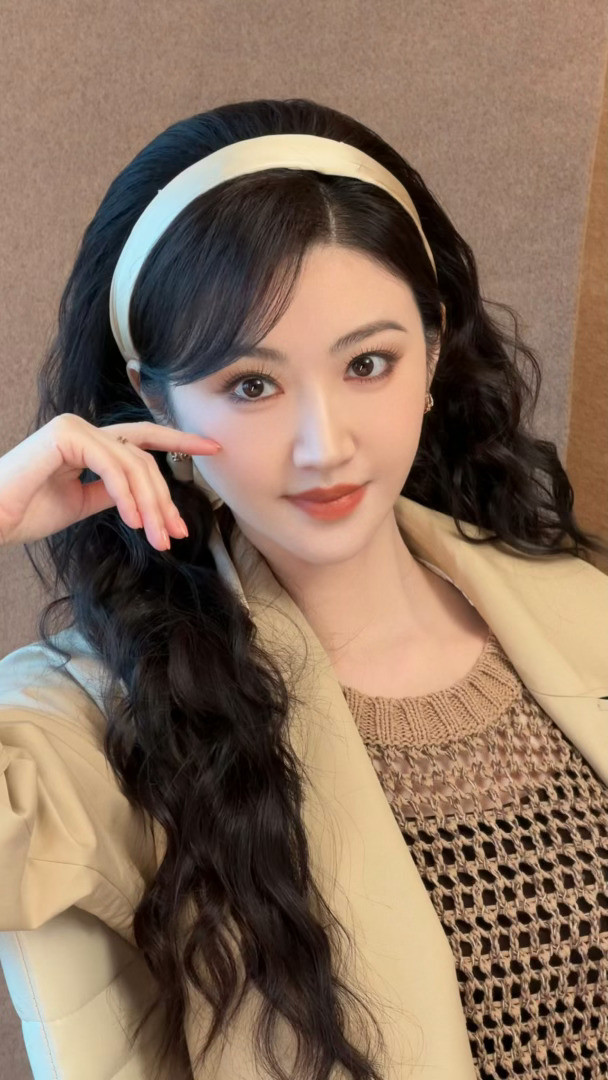 景甜景疯附身景甜用这张脸搞抽象看完景甜这段，终于理解什么叫“景疯附身”了。仙女