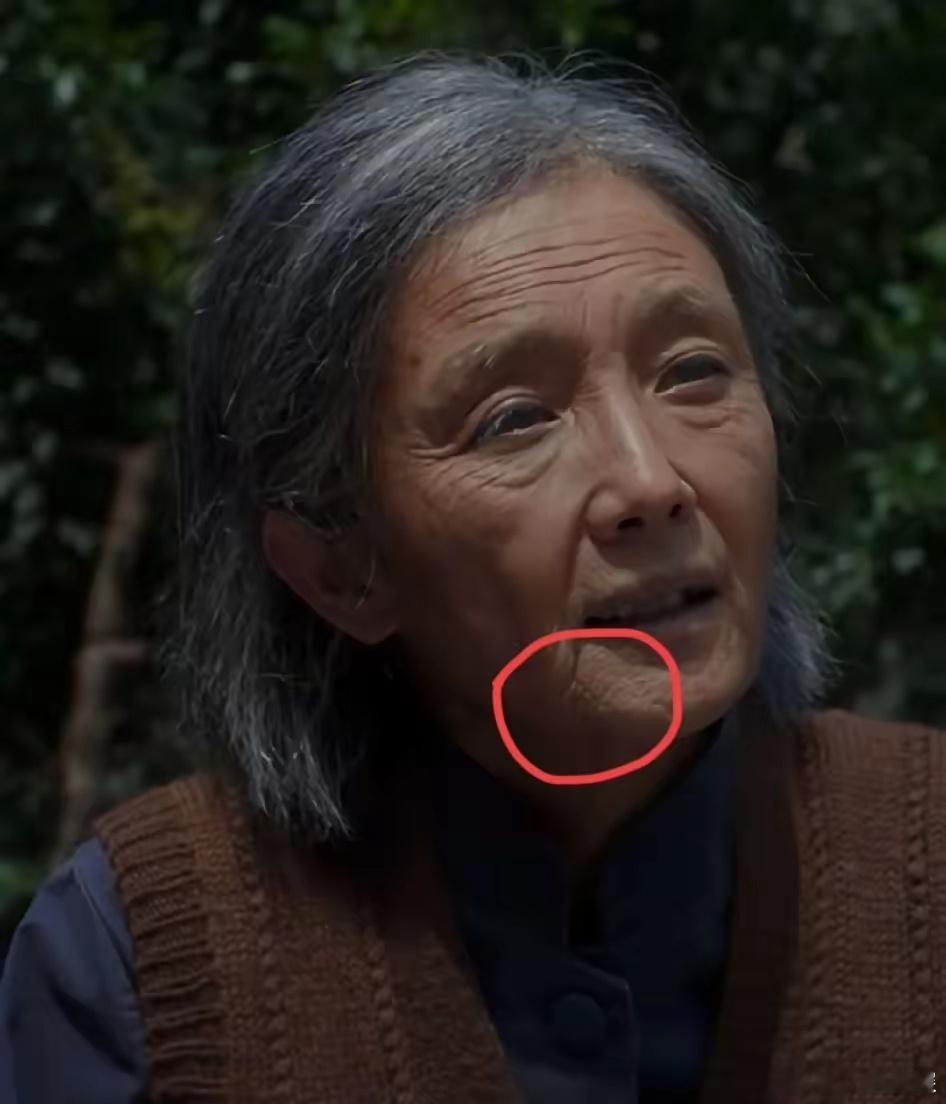 大家发现没？杨幂这个人越来越不对劲了，之前一直不怎么出彩，等大结局了，她干了一票