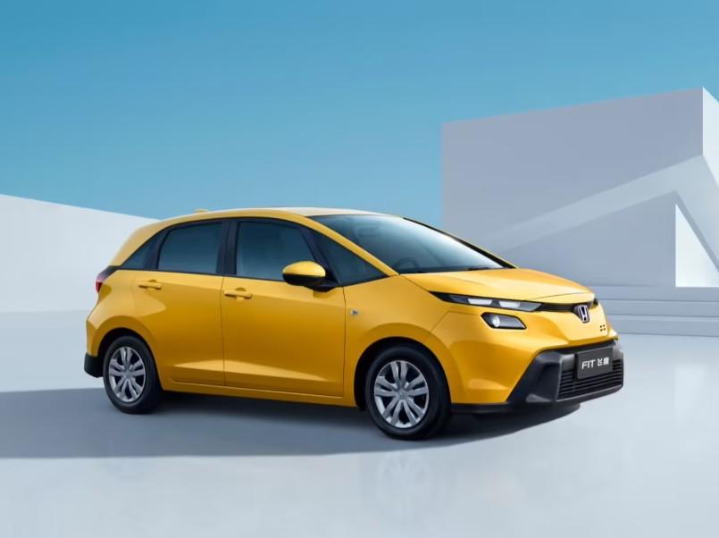 全新本田飞度正式上市，推出单一配置的焕新版车型，“一口价6.68万元+全国限量3