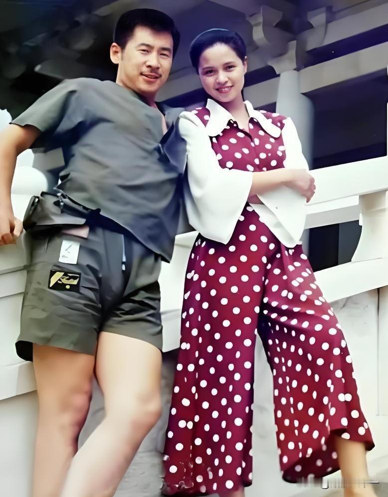 《不期而遇的生活》里，居然还藏了一对真正的夫妻，不是肖李夫妇也不是程心沈