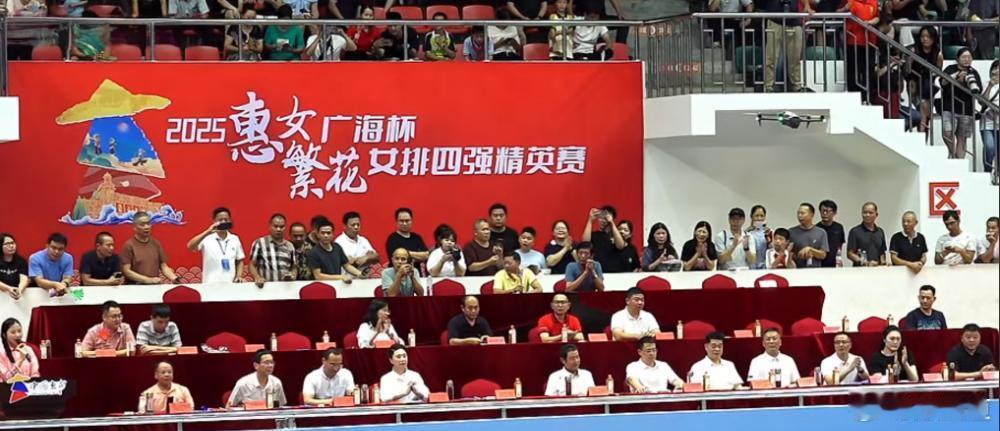 中国女排吴梦洁“惠女繁花·广海杯”女排四强精英赛最终排名冠军：福建队亚军：江苏队