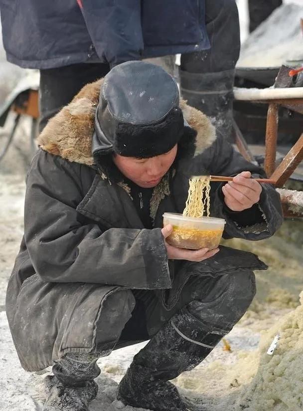 我手里存了95万，但不管对谁，我都天天喊穷。我爸妈、我老公、我闺蜜，没一个人知道