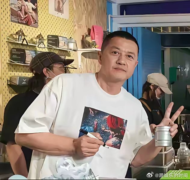 李亚鹏在云南的民宿，价格太高了，完全不是普通人消费得起的。李亚鹏如今的人气很高，